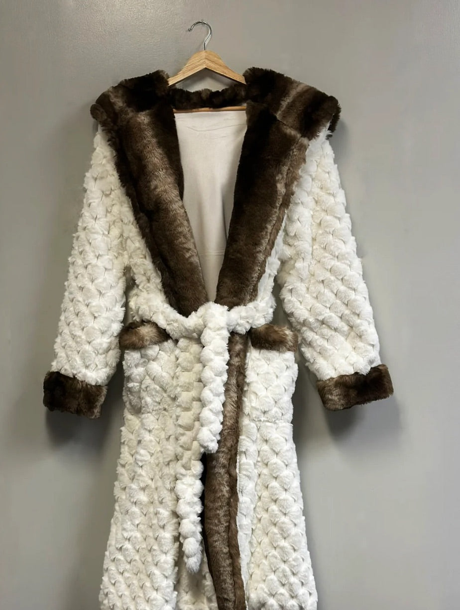 Chase Lifestyle Luxury Robe w/ pockets and hood - Unisex