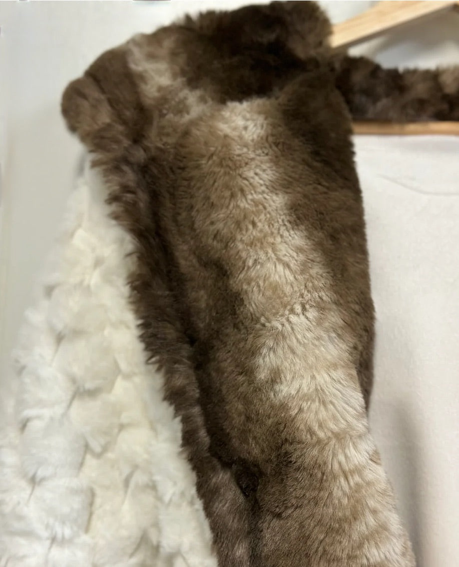 Chase Lifestyle Luxury Robe w/ pockets and hood - Unisex